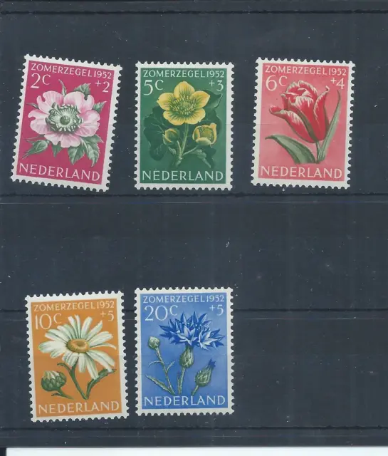 Netherlands stamps.  1952 Flowers MH SG 749 - 753 CV £28  (AC347)