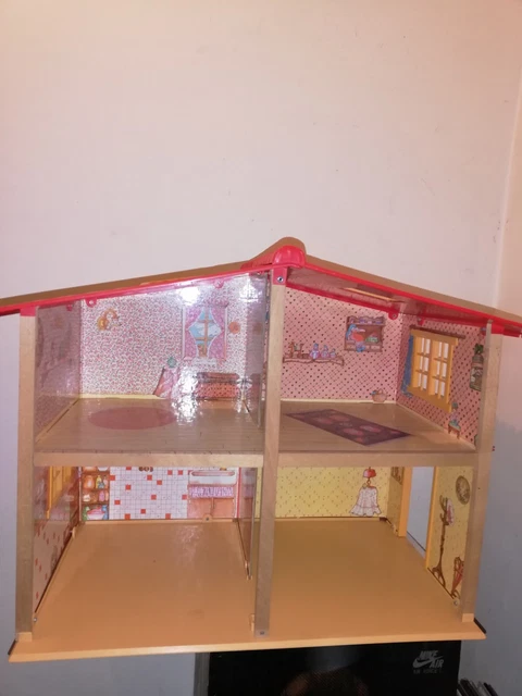 Maison De Poupée SONIA Ancienne – Avec 2 Poupées Et Mobilier Delavennat – 52x30x42.5 Cm