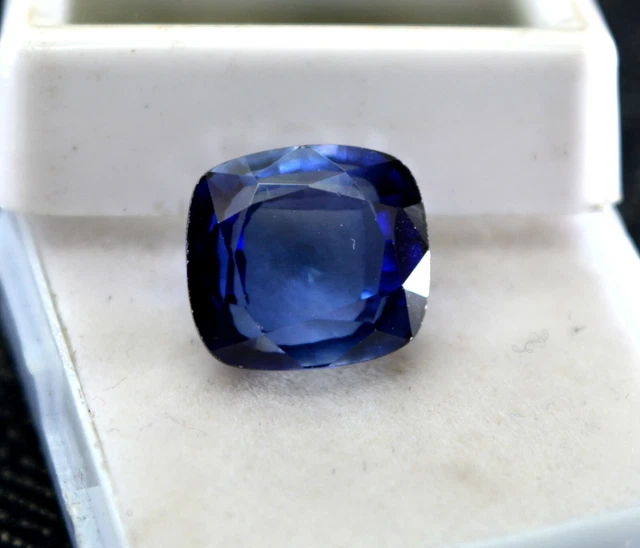 Saphir Naturel Bleu De Sri Lanka - 1.23 Carats, Ovale, Qualité AAA, Non Traité - Taille Et Clarté Excellentes
