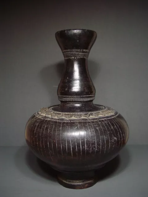 AYUTTHAYA BROWN GLAZED POTTERY VASE. 16/17th CENTURY EARTHENWARE