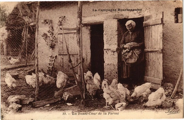 CPA La Campagne Bourbonnaise - La Basse-Cour de la Fermé (225285)