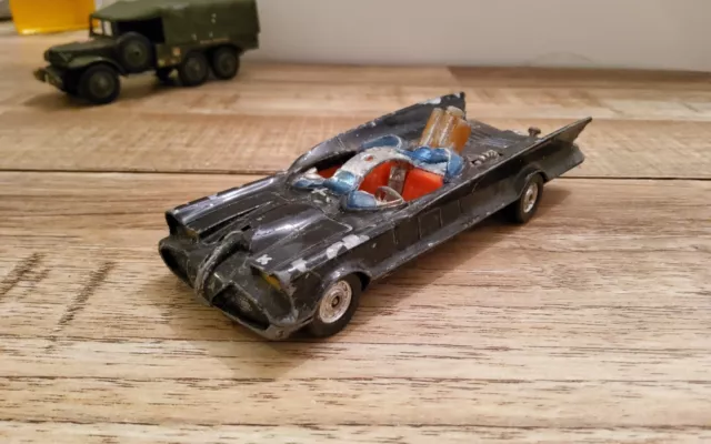 Batmobile corgi toys  norev solido dinky toys  1/43  Incomplet