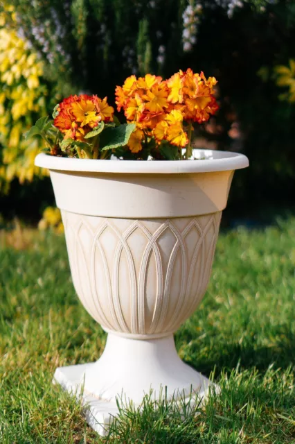 Round Plastic Plant Pot Garden Flower Planter Pots Barrels Tubs Outdoor All New