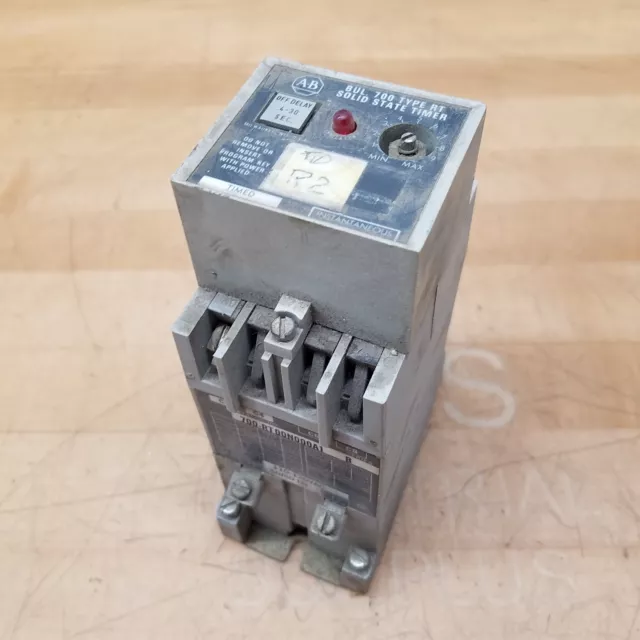 Allen Bradley 700-RT00N000A1 Ser B Solid State Timer Relay, 50/60Hz, 110-120VAC