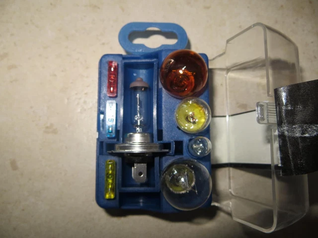 Boîte De 9 Ampoules Philips 12V - Coffret Secours Occasion Incomplet