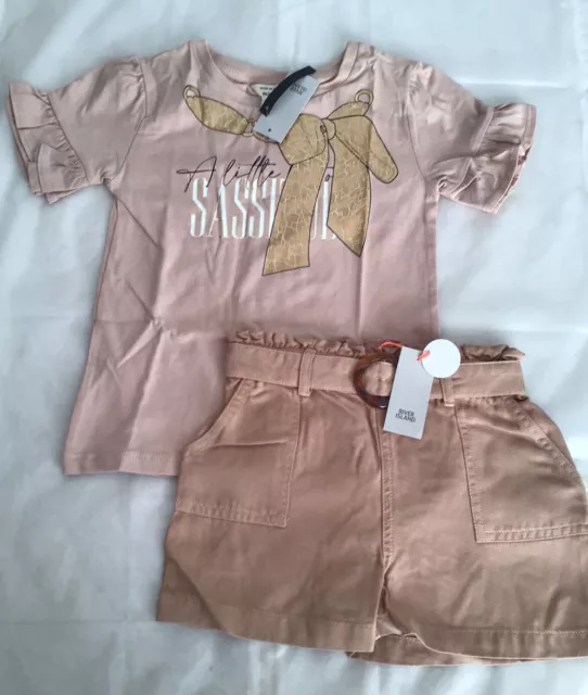T-shirt pantaloncini Sassy mini ragazze età 3-4 anni outfit nuova con etichette