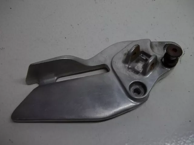 platine repose pied avant gauche de Yamaha 900 diversion type 4KM Année 1995