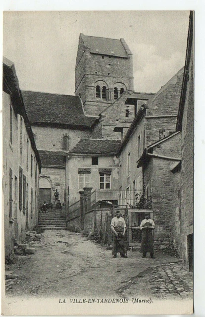 VILLE EN TARDENOIS - Marne - CPA 51 - Rue et église de LA VILLE EN TARDENOIS