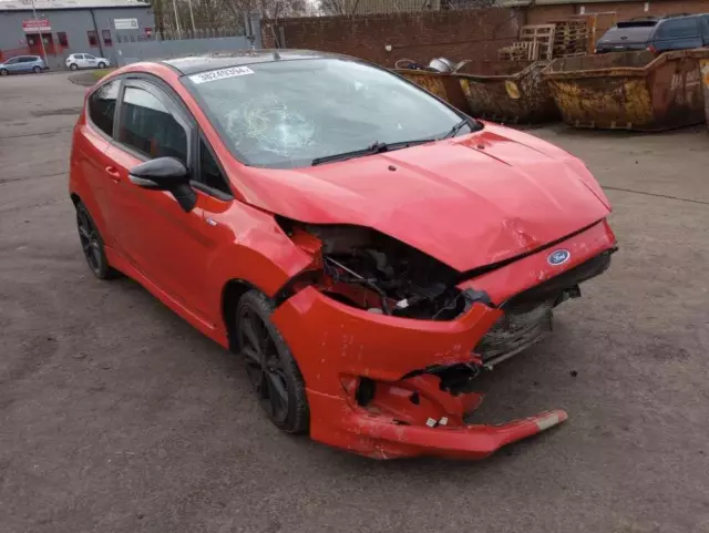 FORD FIESTA KRAFTSTOFFFÜLLKLAPPE Benzin 3 türig rot RACE ROT (JA8) 08-18