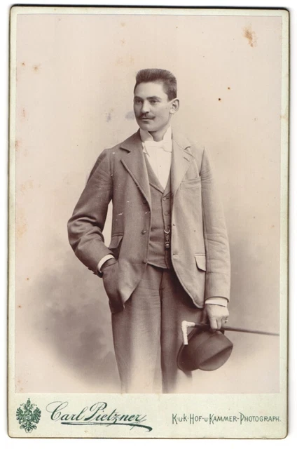 Fotografie Carl Pietzner, Wien, Mariahilferstrasse 3, Portrait junger Herr im A