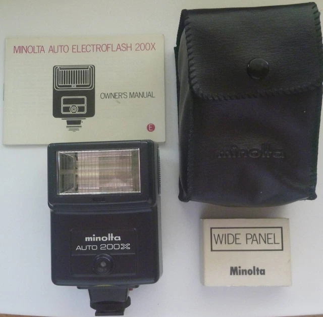 Minolta AUTO ELECTROFLASH 200X shoe mount flash +wide panel, case, manual TESTED