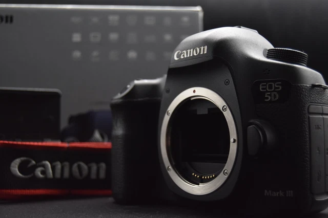 Canon EOS 5D Mark III 21.1MP Digital Camera Body Black JAPAN 【MINT- SC 43%】#825