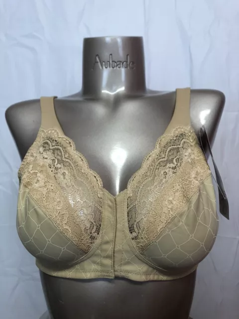 Soutien-Gorge Femme Triumph Taille 105 B Couleur Beige Neuf!!!