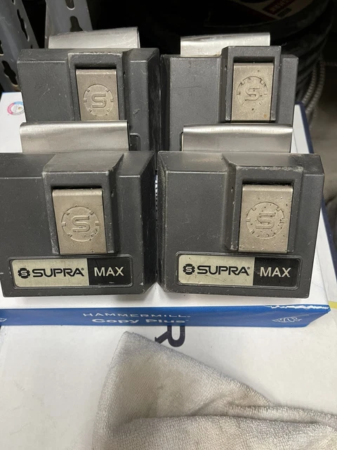 Lot 4 Supra Max Window Mounted Car Key Lock Boxes- No Keys Lot 4 Supra Max Window Mounted Car Key Lock Boxes- No Keys