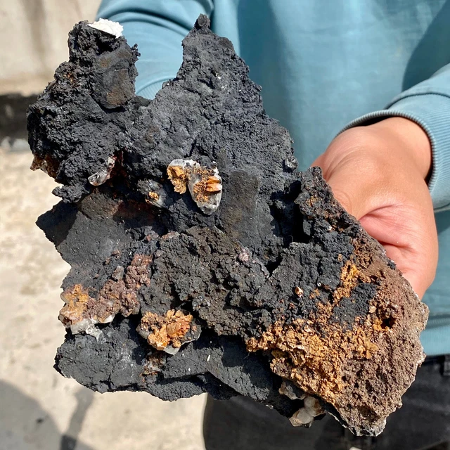 2.5LB Black carbon and sand mixed in quartz crystal cluster-AE917 12