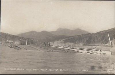 Riva Trigoso La nave Principessa Iolanda sommersa dopo il varo nvg 