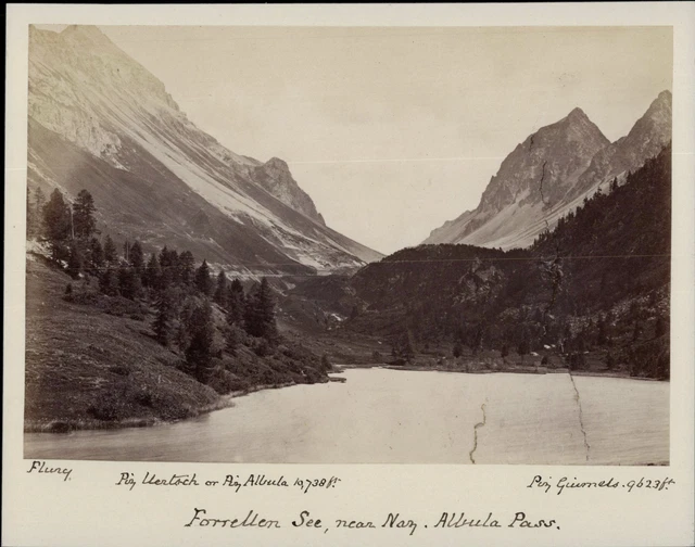 Suisse, le lac aux truites (Forellensee) proche de Naz, vers le col de Albula. V