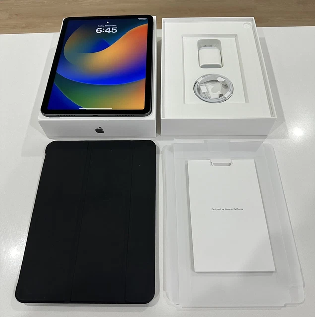 Apple iPad Air (5th Gen) 64GB Wi-Fi M1 Chip - Space Grey - MINT CONDITION