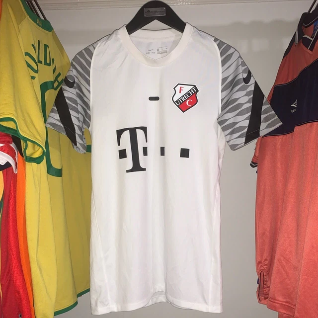 MENS FC UTRECHT 2021 22 Nike Strike Football Training Shirt white Small 29.99 PicClick UK