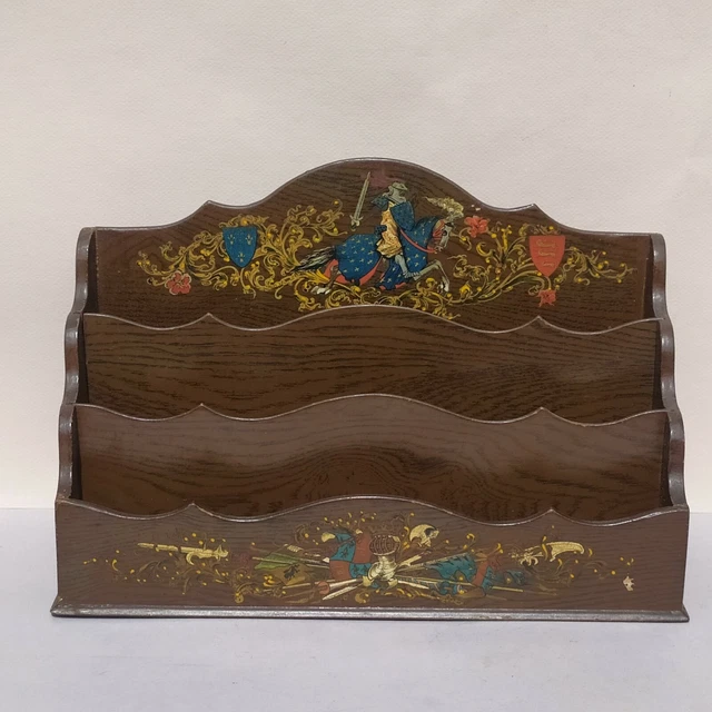 ANCIENNE PETITE BOÎTE en papier mâché, japonisant, à compartiment