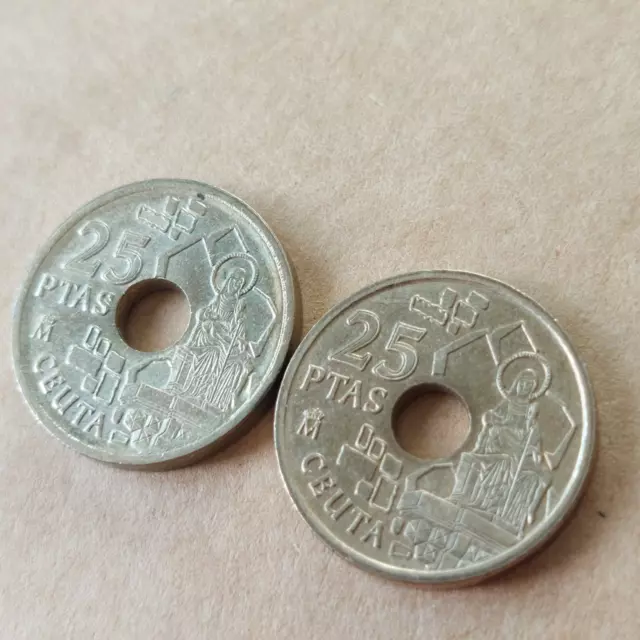 P&P - VARIANTE - 2 monedas de 25 pesetas 1998, una con variante cuño canto ancho