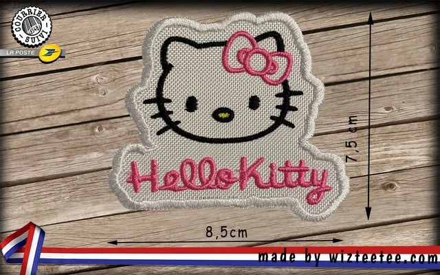 Ecusson brodé hello kitty fleur bleue assis de MLWD