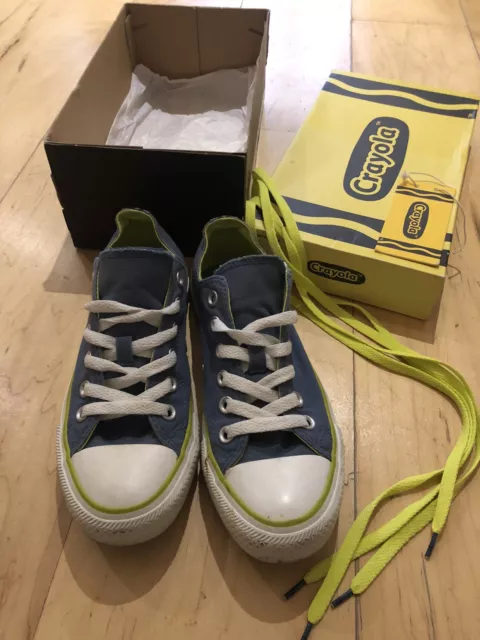 Crayola Converse taille 5 avec lacets et boîte supplémentaires