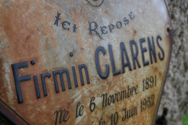 ANCIENNE PLAQUE ÉMAILLÉE forme coeur funéraire, cabinet de curiosité