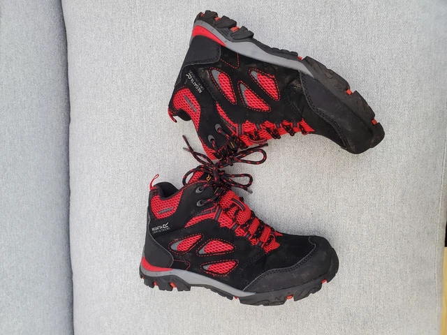 Regatta Walking Boots Size 2 Junior Black/Red