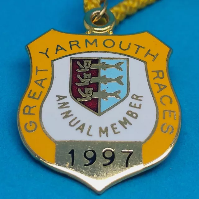 Great Yarmouth Horse Racing Members Badge - 1997