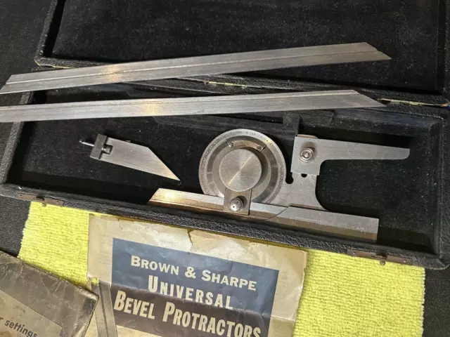 Brown & Sharpe 496 Universal Bevel Protractor Machinist Tool w/extra  blades