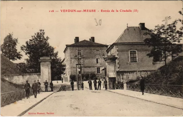CPA VERDUN- sur- Meuse - Entree de la citadelle (118946)