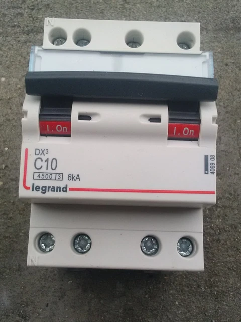 Disjoncteur Legrand Tetra 4 Pôles C40 - Réf 06567, Occasion Mais Fonctionnel