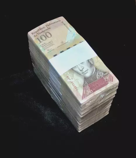 1000 pcs x Venezuela 100 bolivares banknotes/ 2007-2017 issue / CIRCULATED brick