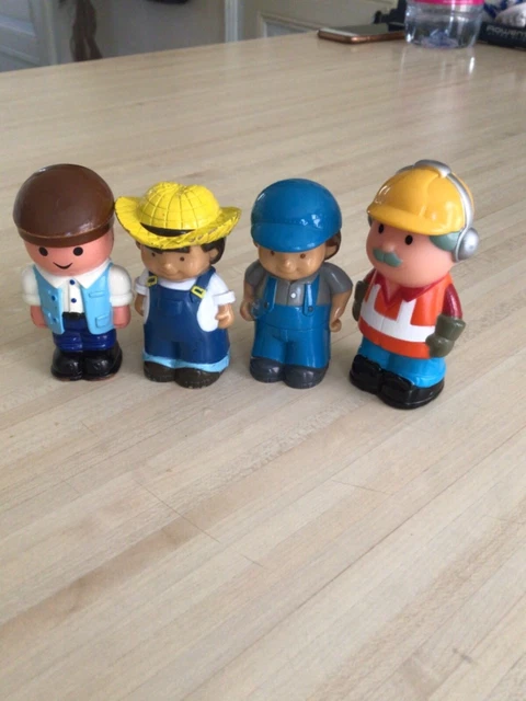 Lot de jouets personnages et métiers