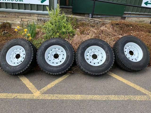 LAND ROVER DEFENDER White Wolf Rims And Insaturbo Mt Dakars 235/85X16 ...