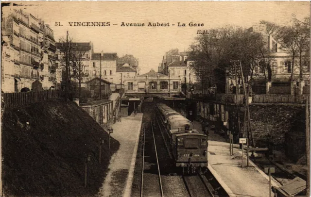 CPA Vincennes - Avenue Aubert - La Gare (259965)