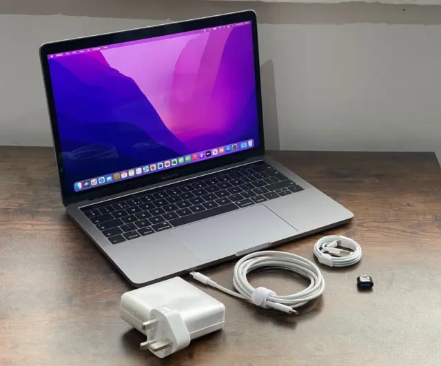 Apple MacBook Pro 2019 -13" Touch bar Core i7 - 16GB Ram 500GB SSD A1989 -Ref 10