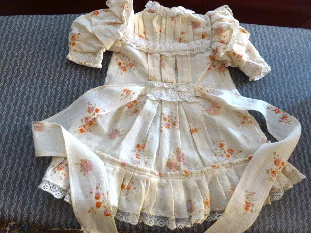 Jolie robe pour Bébé/poupée Jumeau 41 cm