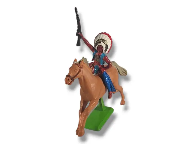 1971 Britains Deetail Native American Indian Horse Rider with gun