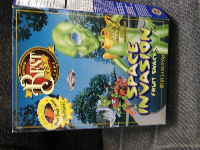 Fleming Company 1999 Best Yet Space Invasion Alien Shape Fruit Snack Box