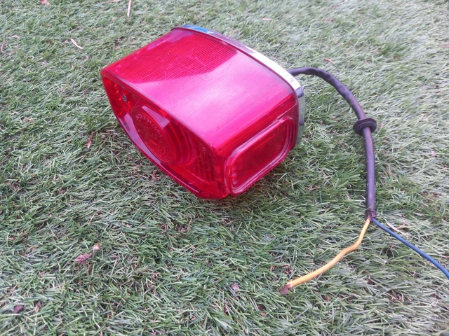 Feu Arrière Honda HM-11RC Stanley Années 1960 - Pour CB, CT, CL - Pièce Vintage Pour Collection Ou Réparation