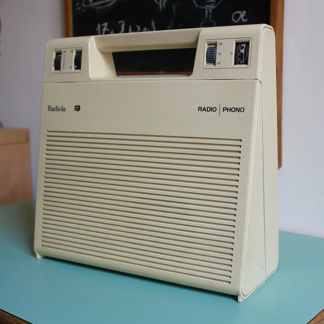 TOURNE-DISQUE RADIOLA - De ci De ça Design: meubles et objets du 20ème
