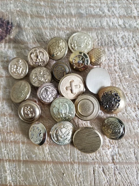 A Beautiful Lot Of 20 Vtg Gold Tone Buttons*B3