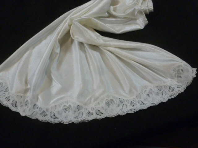 joli jupon vintage jolie dentelle taille 34/36 taille élastique ref