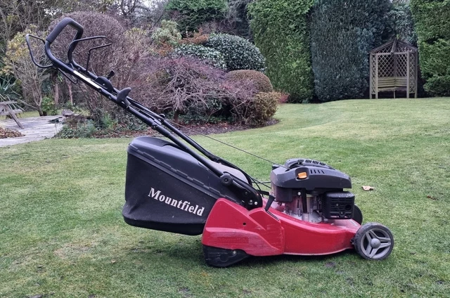 MOUNTFIELD SP555RV 53CM Self Propelled Roller Lawnmower Honda