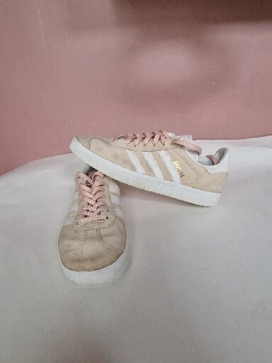 Adidas gazelle trainers vapour pink linen deals cream white