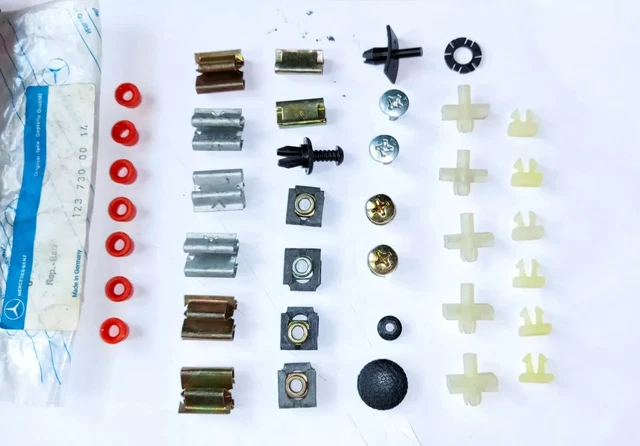 Mercedes W123 Rear Door Repair Mounting kit Clips 1237300014 Genuine Nos .