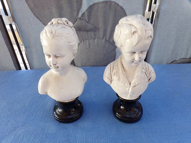 Ancienne  paire de figurines sur pied-glacis plâtre-garçon/fille d'après Houdon