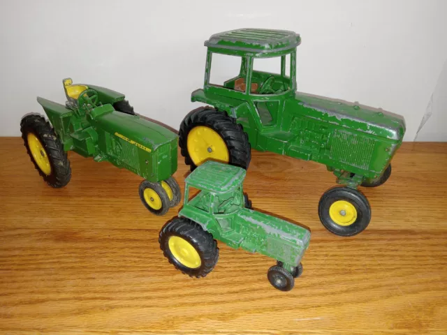 Lot of 3 Vintage JOHN DEERE TRACTORS  ERTL 1/16 & 1/32 diecast